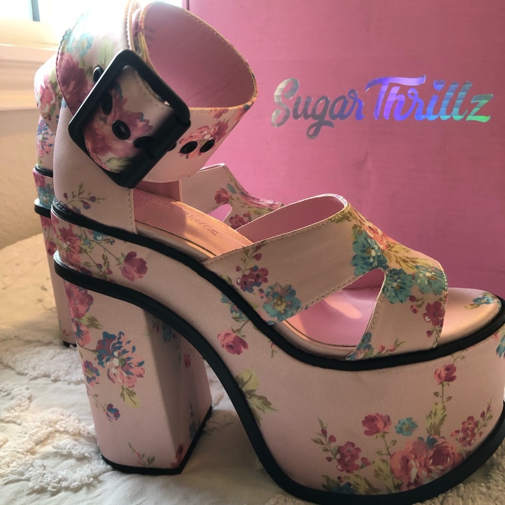 NIB SugarThrillz Somebody’s Angel Platform Heels